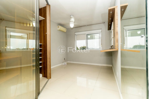 Image 11 - 1013940