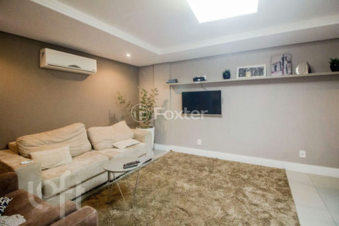 Image 8 - 1014389