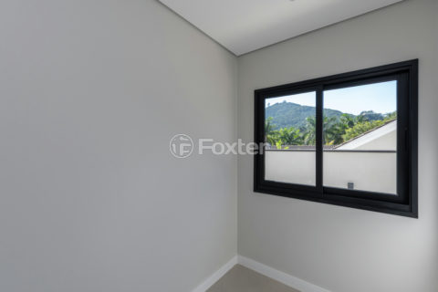 Image 32 - 1014394