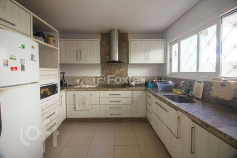 Image 4 - 1014395