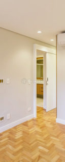 Image 1 - 1014984