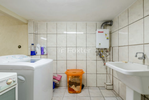 Image 34 - 1015076