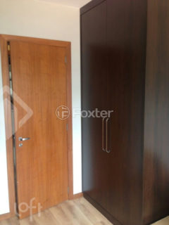Image 10 - 1015099