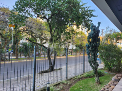 Image 38 - 1015168