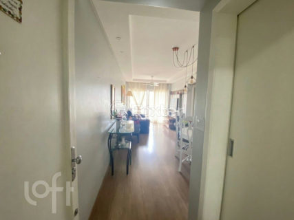 Image 21 - 1015180