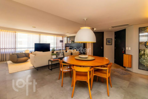 Image 21 - 1015252