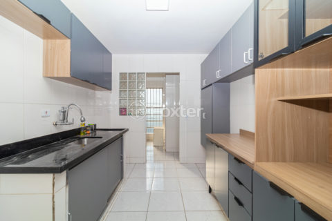 Image 21 - 1015258
