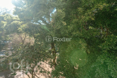 Image 20 - 1015348