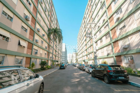 Image 37 - 1015348