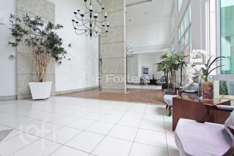 Image 38 - 1015354