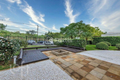 Image 35 - 1015354