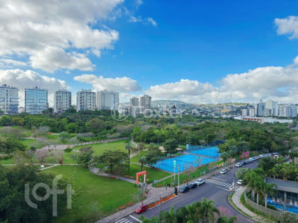 Image 35 - 1015354