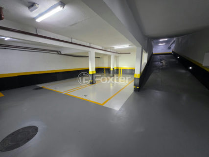 Image 42 - 1015355