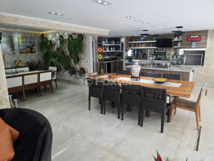 Image 12 - 1015355