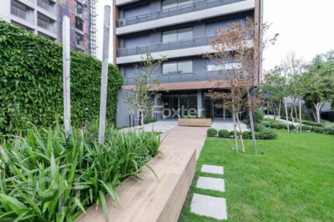 Image 39 - 1015357