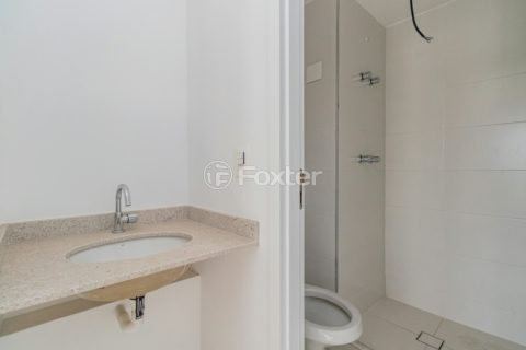 Image 30 - 1015384