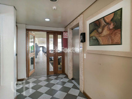 Image 7 - 1015393