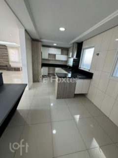Image 3 - 1015396