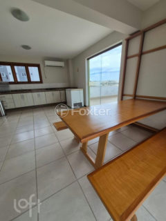 Image 30 - 1015398