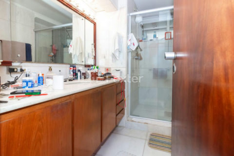Image 23 - 1015419