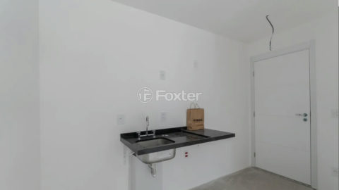 Image 4 - 1015440