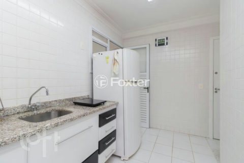 Image 4 - 1015446