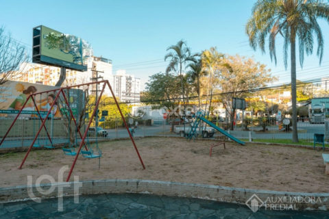 Image 31 - 1015571