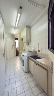Image 7 - 1015578