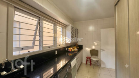 Image 31 - 1015591