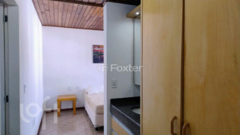 Image 4 - 1015661