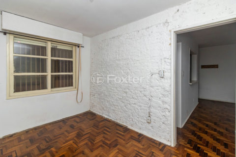 Image 8 - 1015673