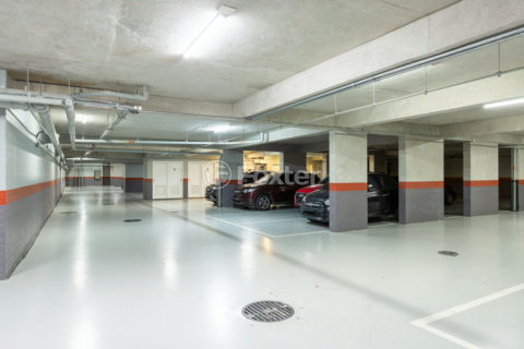 Image 33 - 1015680