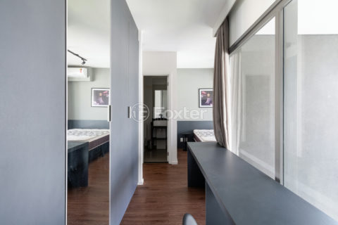 Image 17 - 1015680