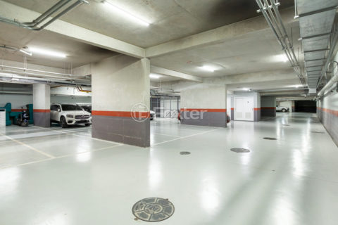 Image 32 - 1015680