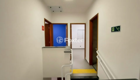 Image 10 - 1015741