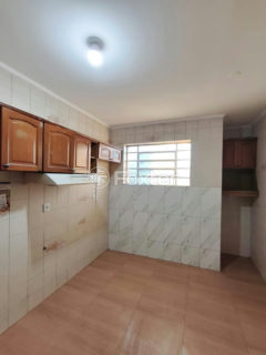 Image 3 - 1015748