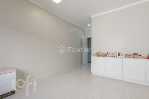 Image 21 - 1015754