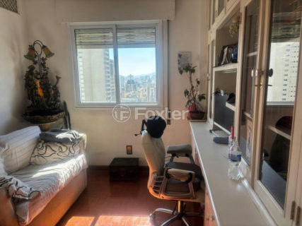 Image 4 - 1015803