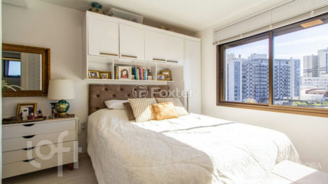 Image 17 - 1015822