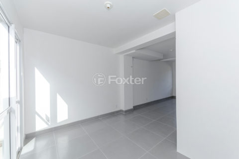Image 20 - 1015857