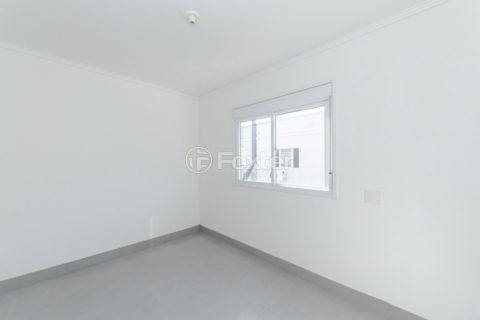 Image 15 - 1015857