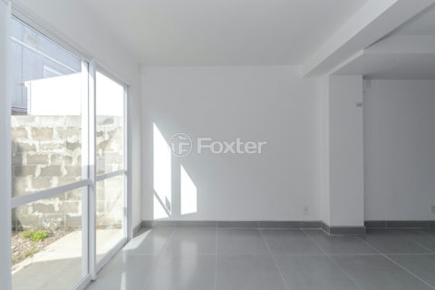 Image 21 - 1015857
