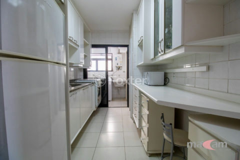 Image 21 - 1015868