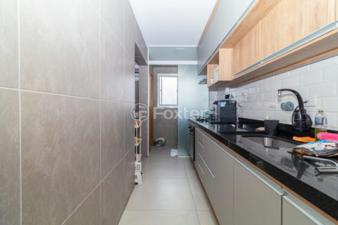 Image 18 - 1015881