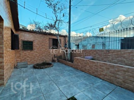 Image 37 - 1015906