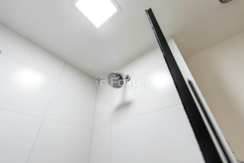 Image 21 - 1015916