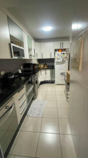 Image 6 - 1015943