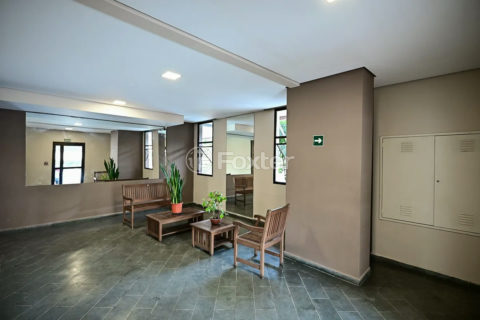 Image 42 - 1015949
