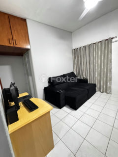 Image 1 - 1015990