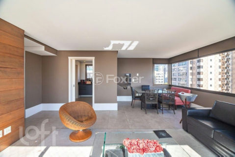 Image 3 - 1015998
